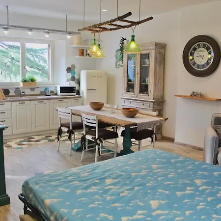 아파트 House With Air Conditioning And Outdoor Private Area In 로시냐노 마리티모