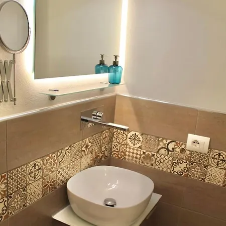 Apartment House With Air Conditioning And Outdoor Private Area In
