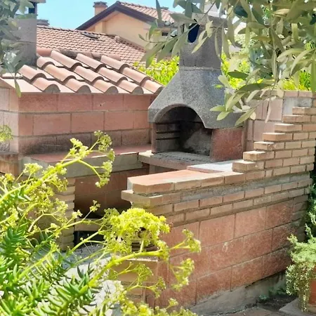 House With Air Conditioning And Outdoor Private Area In *