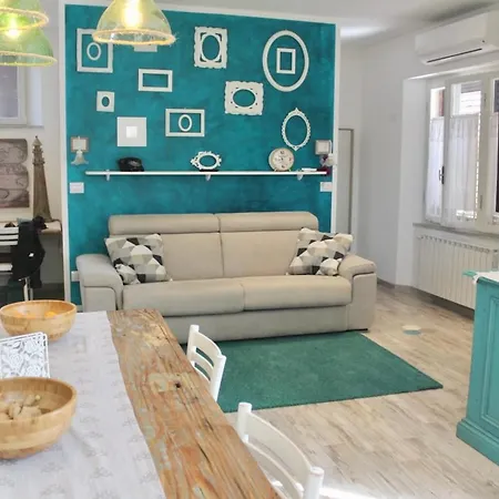 Apartment House With Air Conditioning And Outdoor Private Area In Rosignano Marittimo