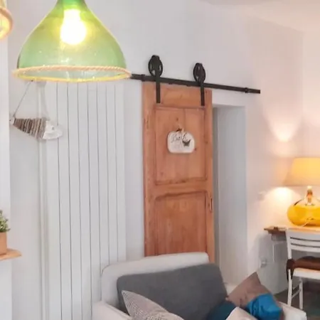 House With Air Conditioning And Outdoor Private Area In *