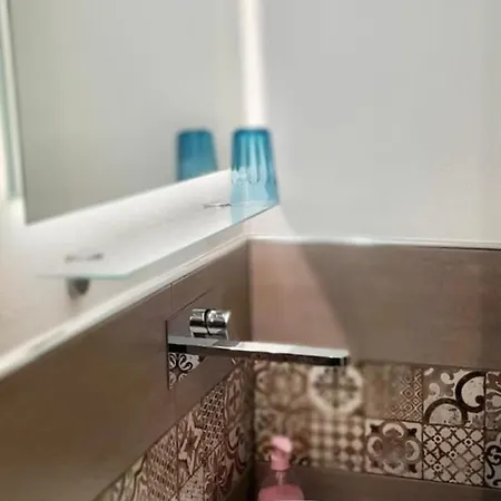 아파트 House With Air Conditioning And Outdoor Private Area In