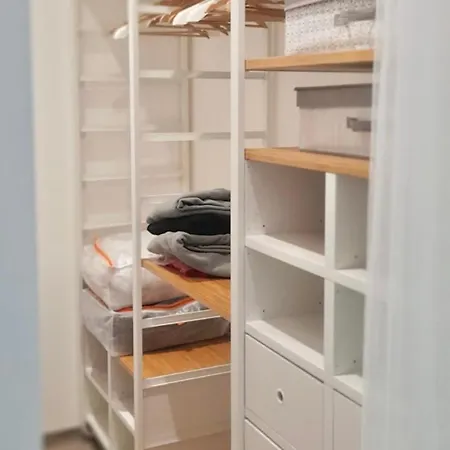 아파트 House With Air Conditioning And Outdoor Private Area In 로시냐노 마리티모