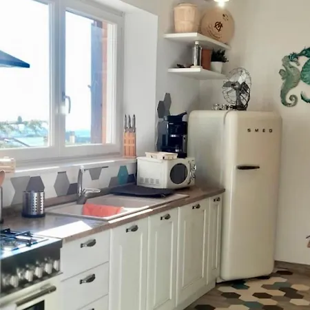 House With Air Conditioning And Outdoor Private Area In *